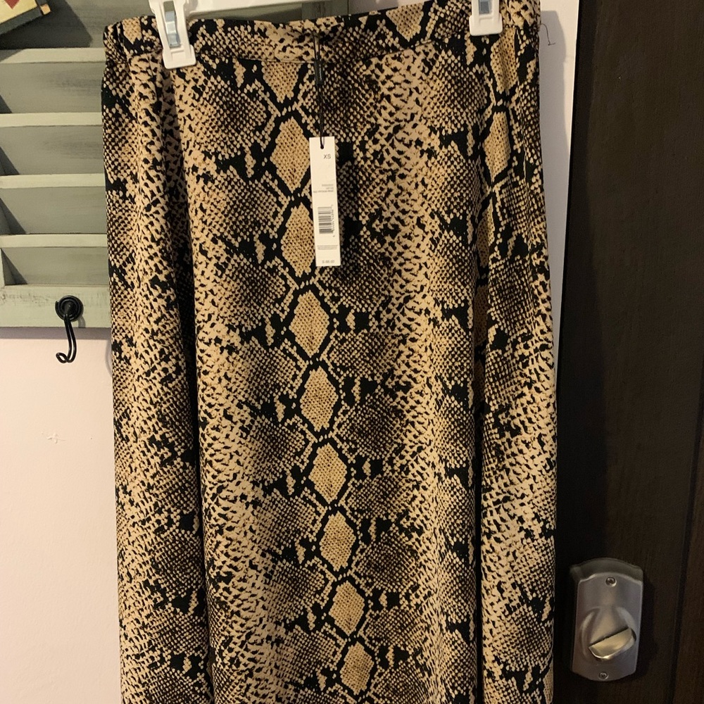 NWT Womens Tahiti snakeskin mid length skirt